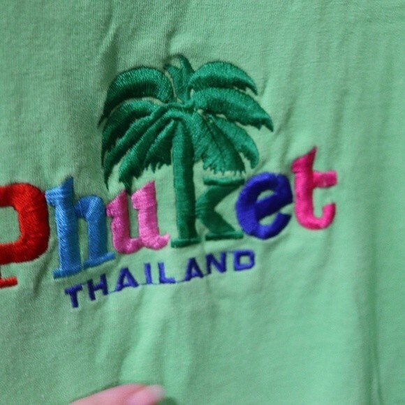 Vintage Phuket Thailand Green Embroidered Tourist Souvenir Tee Shirt Medium - Picture 3 of 9